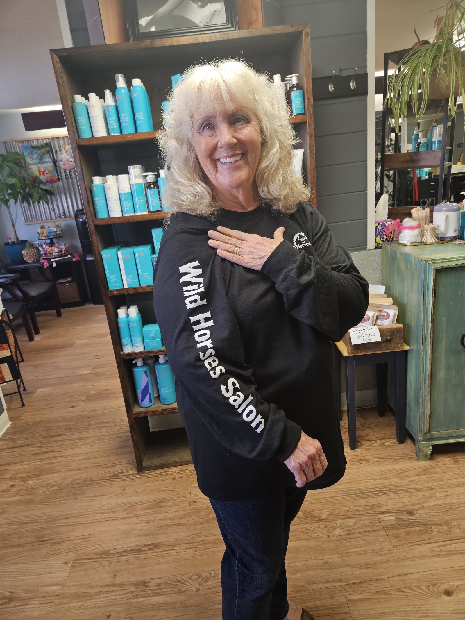 Wild Horses Salon Salida nail photo 5